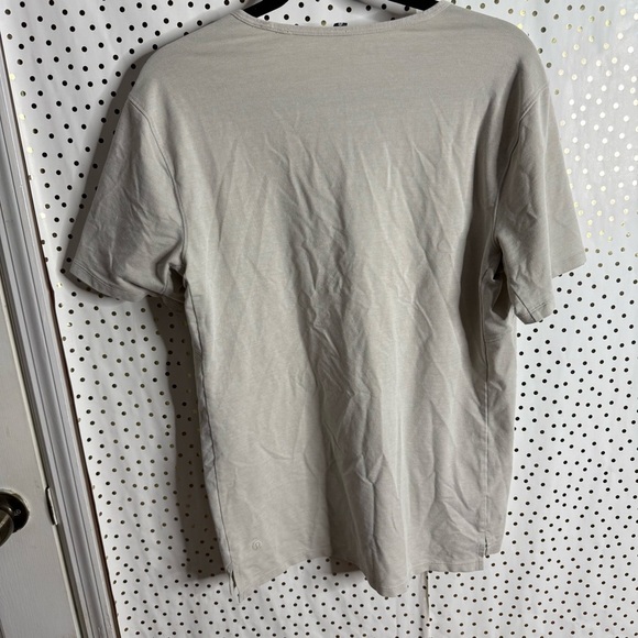 Lululemon Men's Shirt - Picture 5 of 8